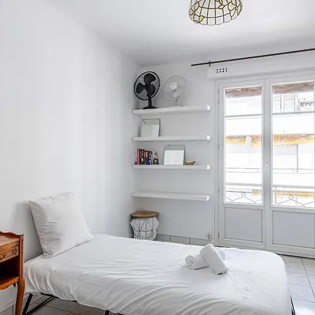 Le Connemarra Avec Balcon, Lumineux Et Calme A Cote Du Centre Cannes