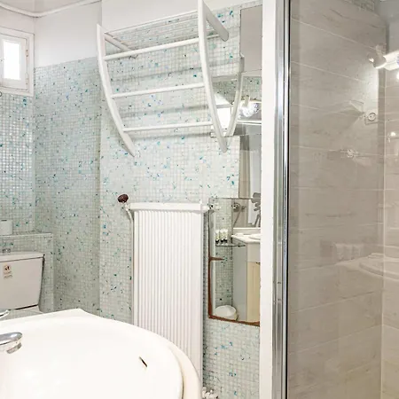 Le Connemarra Avec Balcon, Lumineux Et Calme A Cote Du Centre Apartman *