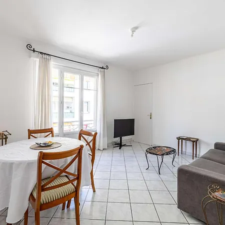 Le Connemarra Avec Balcon, Lumineux Et Calme A Cote Du Centre * Cannes