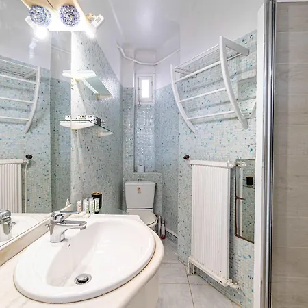 Le Connemarra Avec Balcon, Lumineux Et Calme A Cote Du Centre *