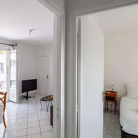 Le Connemarra Avec Balcon, Lumineux Et Calme A Cote Du Centre Апартаменты Канны